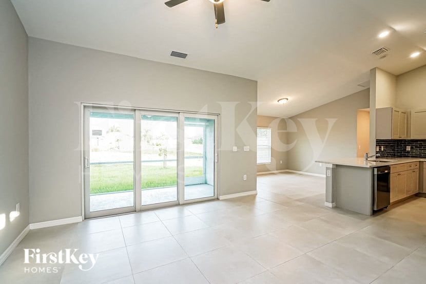 Building Photo - 2838 NW 3rd Pl