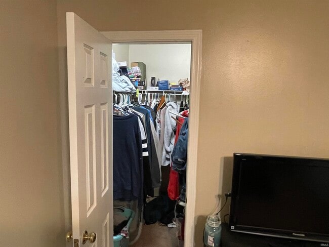 Building Photo - 2636 E Olson Dr