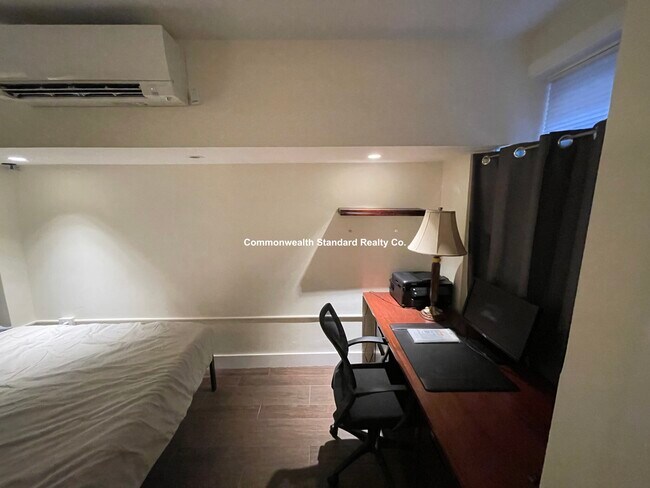 Building Photo - 48 Beacon St