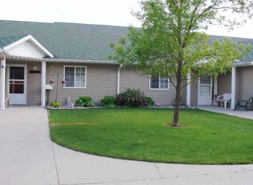 Primary Photo - Sheyenne Square Townhomes