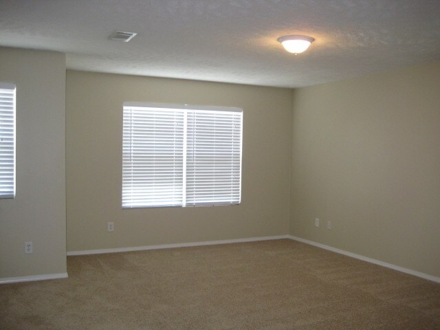 Building Photo - 1215 Lasalle Dr
