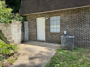 Building Photo - 748-750 Marley Way