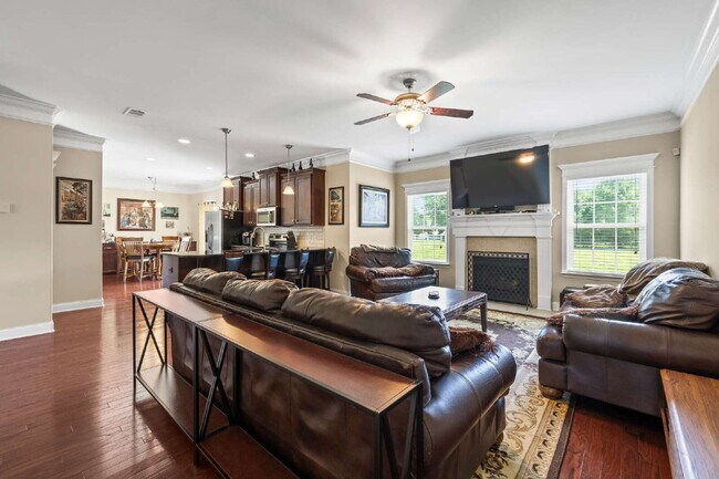 Building Photo - Spacious 5-Bedroom Home for Rent in Rincon!