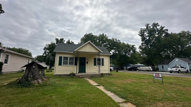 Primary Photo - 1811 S Montgomery Ave