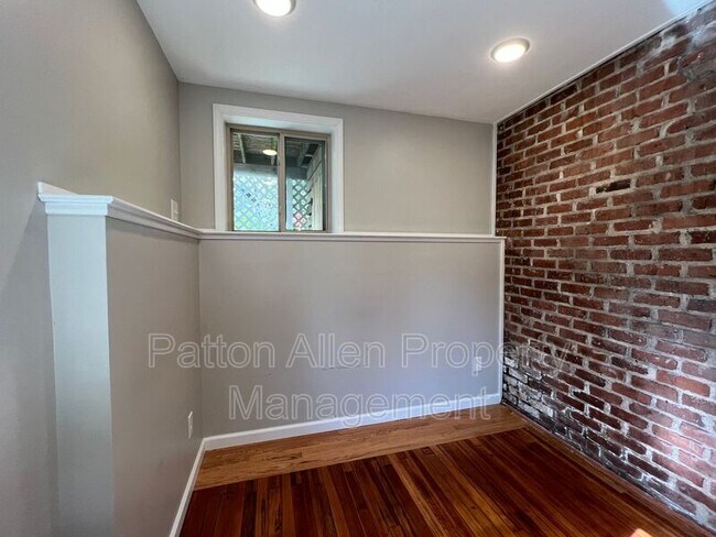 Building Photo - 179 Forest Hill Dr