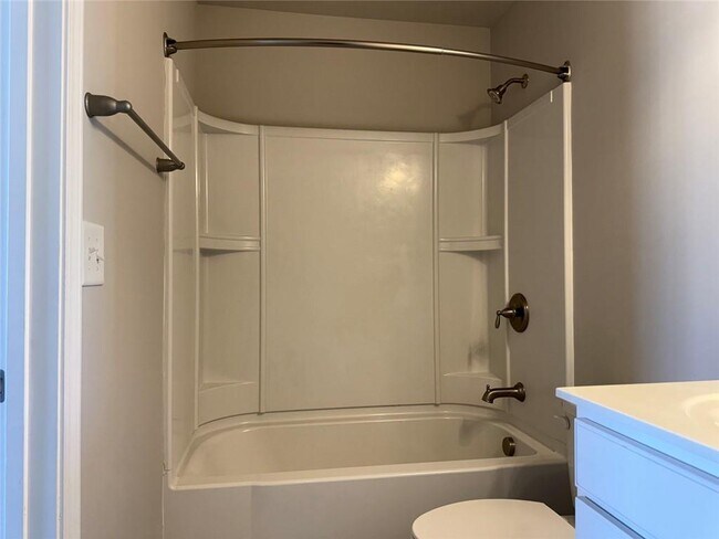 Building Photo - 414 Spring View Dr