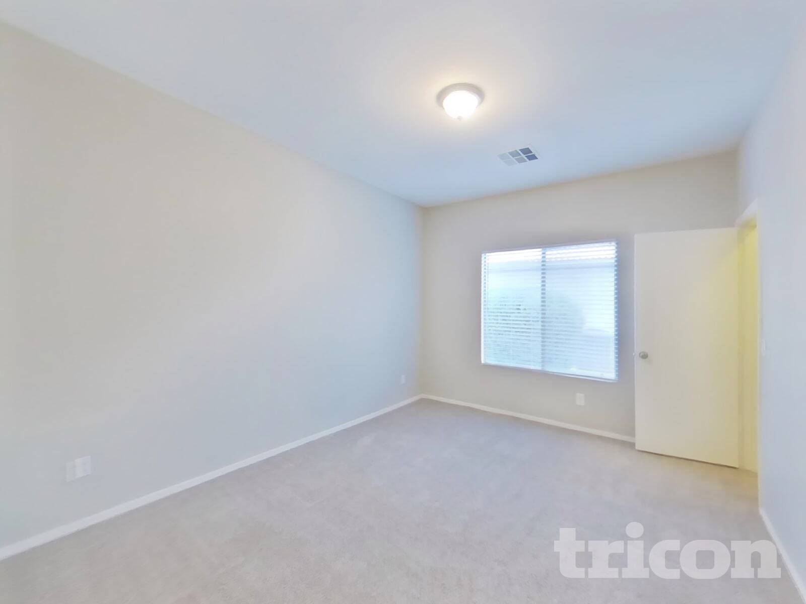 Building Photo - 442 E Cheyenne Rd