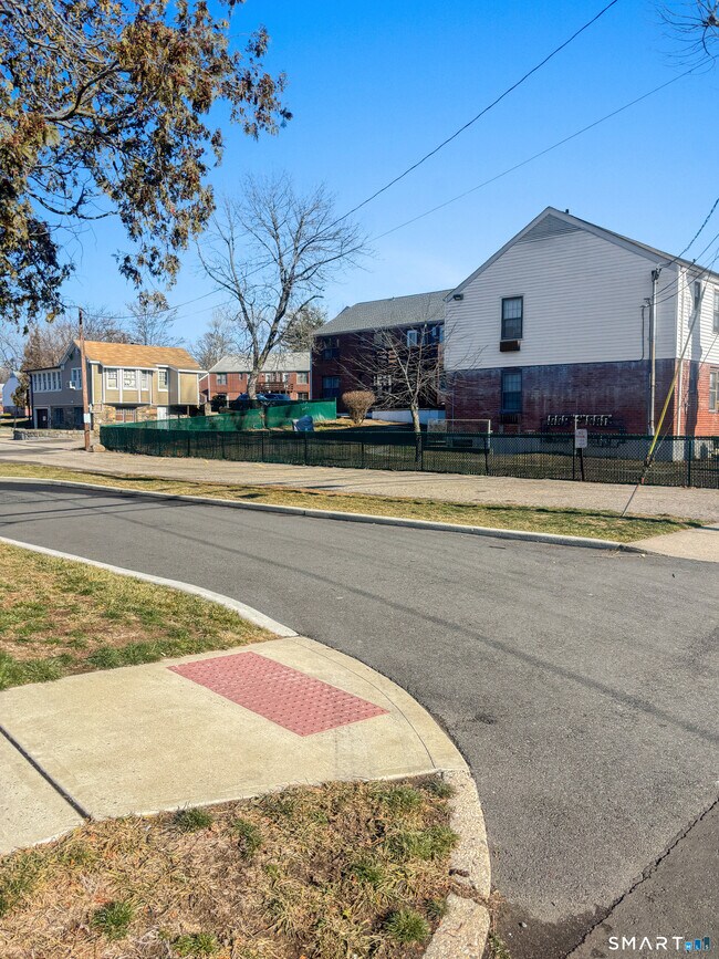 Building Photo - 163 Louisiana Ave