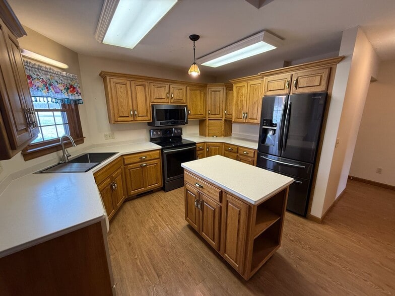 Building Photo - 5050 S 700 E-57