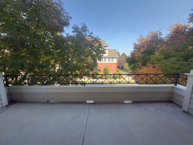 Building Photo - $O DEPOSIT OPTION. SPACIOUS 3-BEDROOM TOWNHOUSE IN KENSINGTON TOWNHOMES