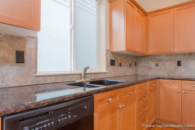 Building Photo - Lovely 4 BD* 2.5 BA* Single Family Home Located Near Quatama MAX Station, Tanasbourne Mall & Orenco!