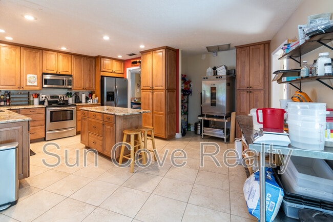 Building Photo - 915 Woodleaf Way