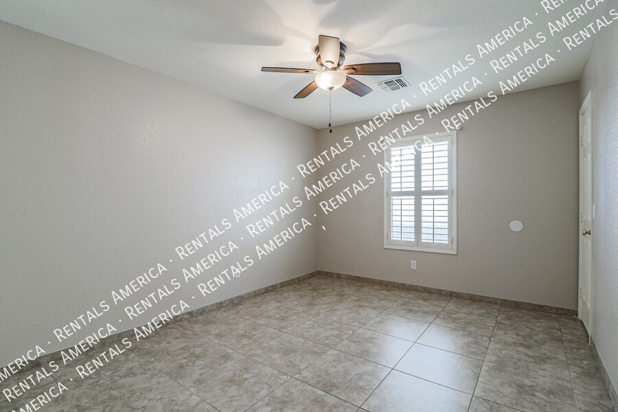 Building Photo - 2575 N Lupita Pl