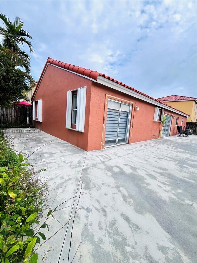 Building Photo - 164 NW 85th Ct