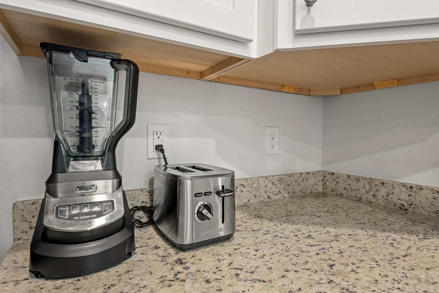 Building Photo - 12 Sandy Cv Wy