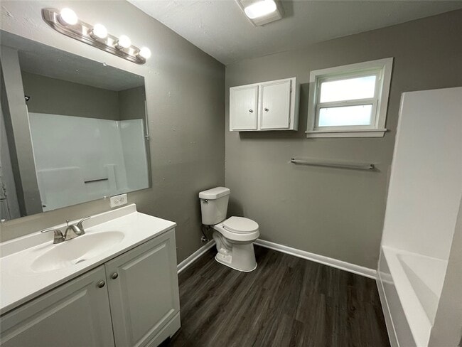 Building Photo - 2526 Jackson