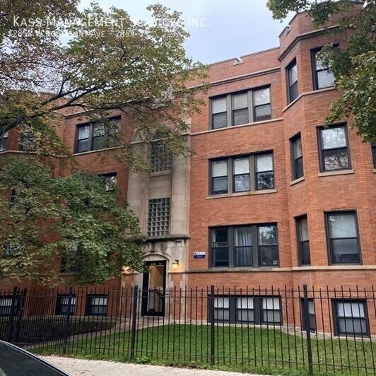 Building Photo - 2854 W Rosemont Ave
