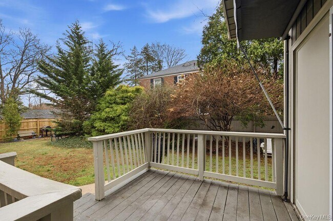 Building Photo - 61 Orchard Ave