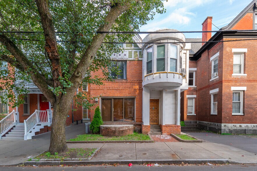 Building Photo - 26 Lynwood Pl