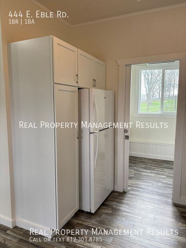 Building Photo - 444 E Eble Rd