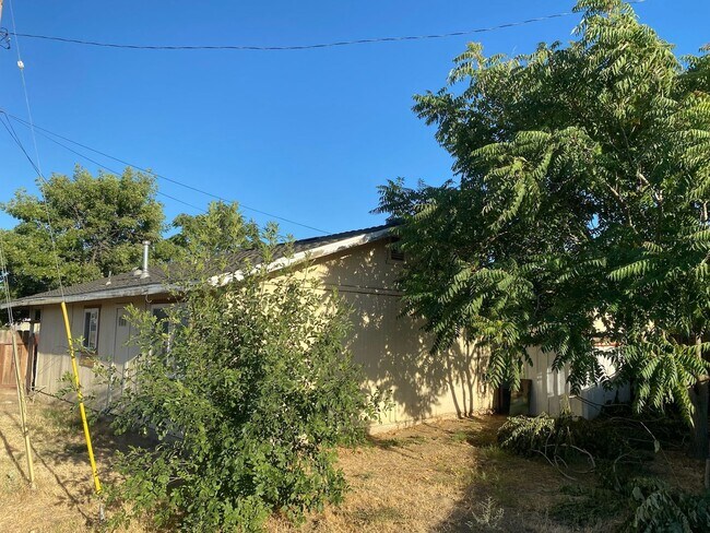 Building Photo - 30791 Robinson Rd