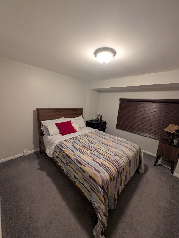 Building Photo - 456 Willow Ct