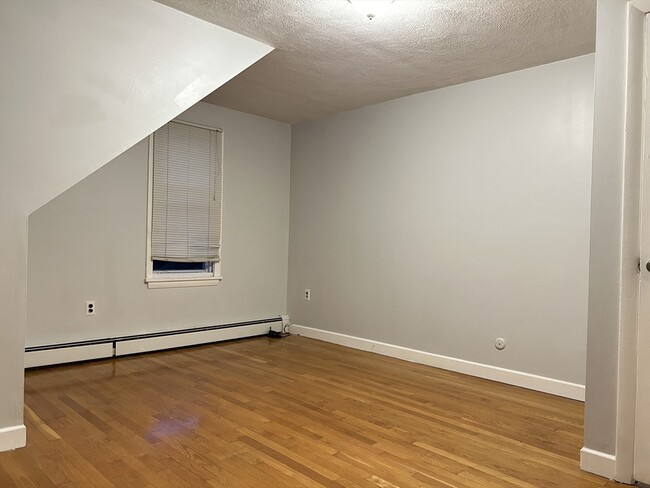 Building Photo - 318 Granite St