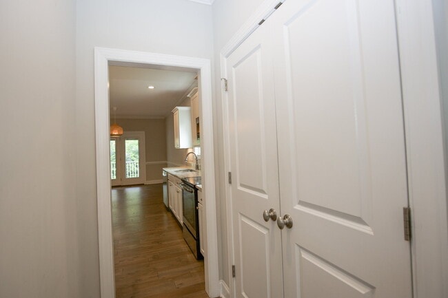 Building Photo - 25 Forrest Dr