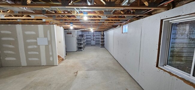 Building Photo - 911 Caralea Dr