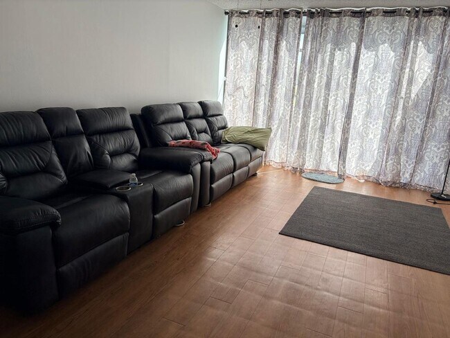 Building Photo - 1641 Fairway Rd