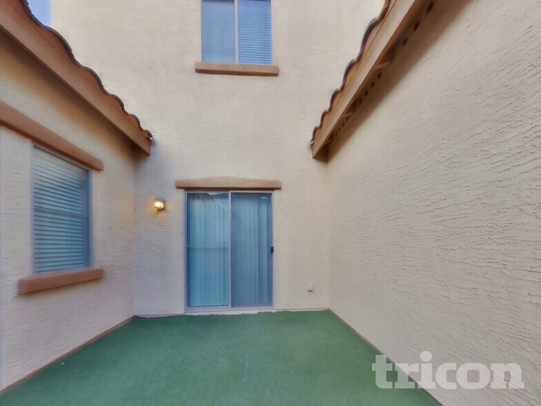 Building Photo - 10268 W Sands Dr