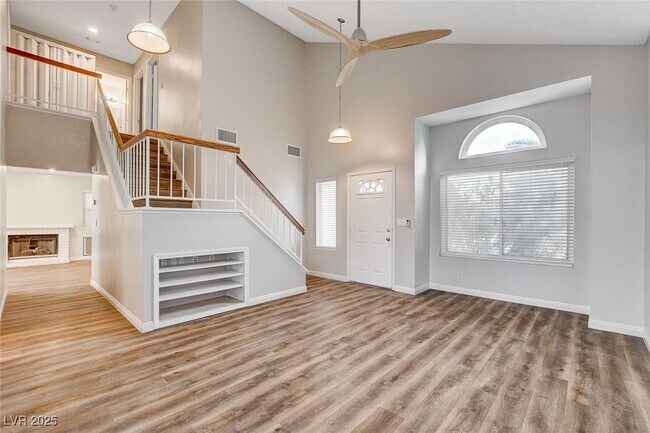 Primary Photo - 446 Nettleton Cir