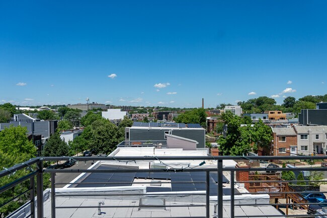 Building Photo - 1631 Montello Ave NE