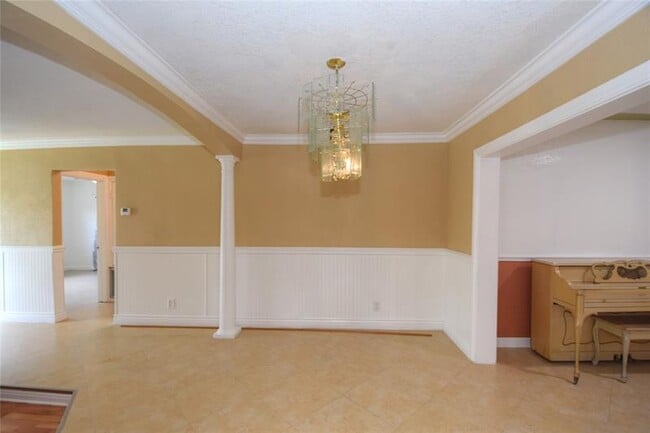 Building Photo - 5385 SW 8th Ct