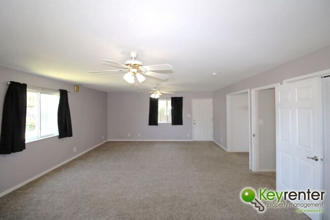 Building Photo - 419 Chaparral Way