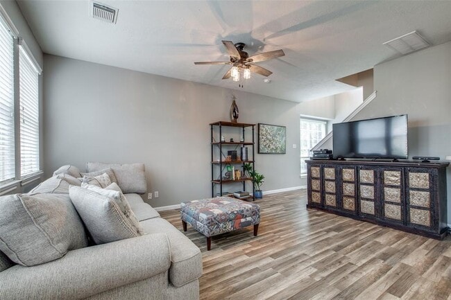 Building Photo - 71 Summerhaze Cir