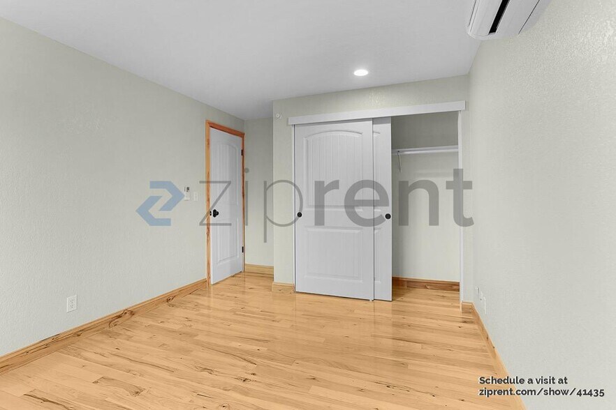 Building Photo - 406 9th St