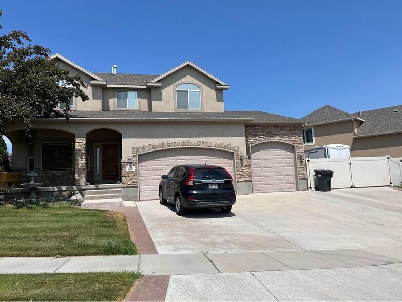 Building Photo - 2771 S Ivy Ln