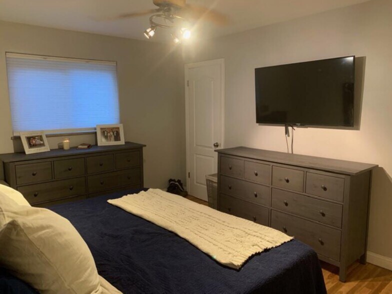 Bedroom 1 - 6422 Fairhurst Ave