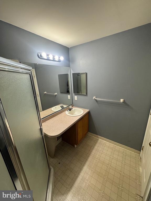 Building Photo - 739 Rothwell Dr