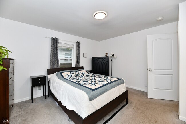 Building Photo - 1924 Mansfield St