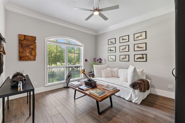 Building Photo - 110 S Veilwood Cir