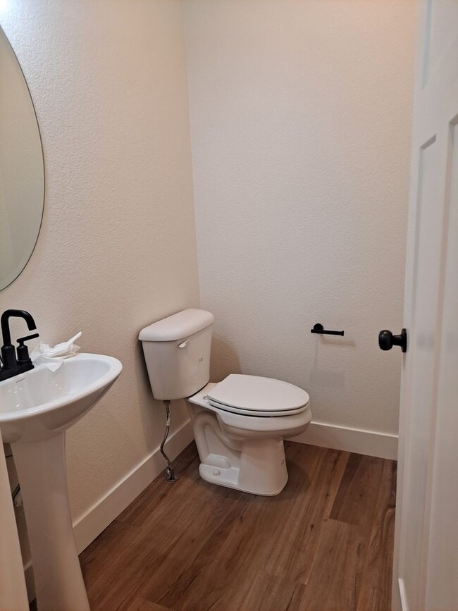 Building Photo - ALL PROSPECTIVE TENANTS MUST SUBMIT A $58 NON-REFUNDABLE APPLICATION FEE PER APPLICANT ONLINE AND...