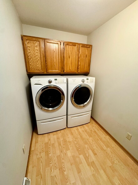 Main Floor Mudroom w/Laundry off of Kitchen & Garage - 5807 Black Walnut Dr