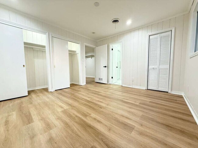 Building Photo - FOR RENT – FULLY REMODELED 4 BEDROOM | 2 BATH HOME!