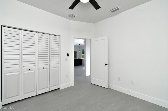 Building Photo - 706 Coolidge Ave