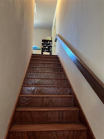 Building Photo - 12046 Center St