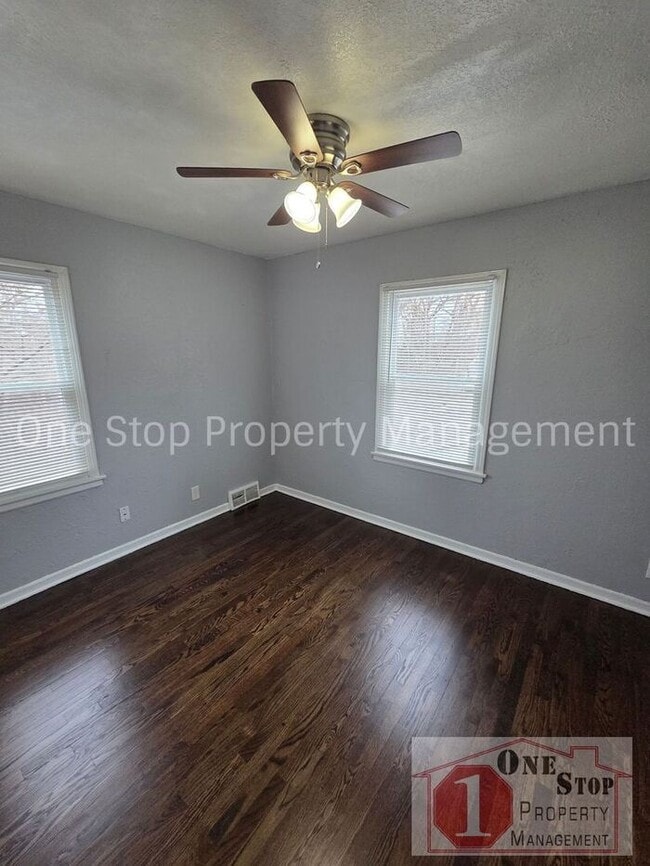 Building Photo - Beautiful 2 Bedroom 1 Bathroom in Kansas City!