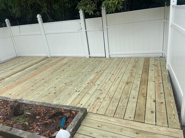 Building Photo - 103 Pinter Ct