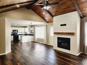 Building Photo - This Strafford Home Has It All ---
